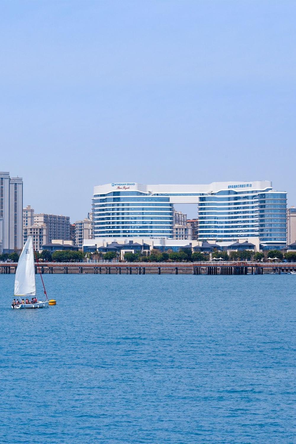 Wyndham Grand Plaza Royale Yuzhou Xiamen Wuyuan Bay Hotel Exterior photo
