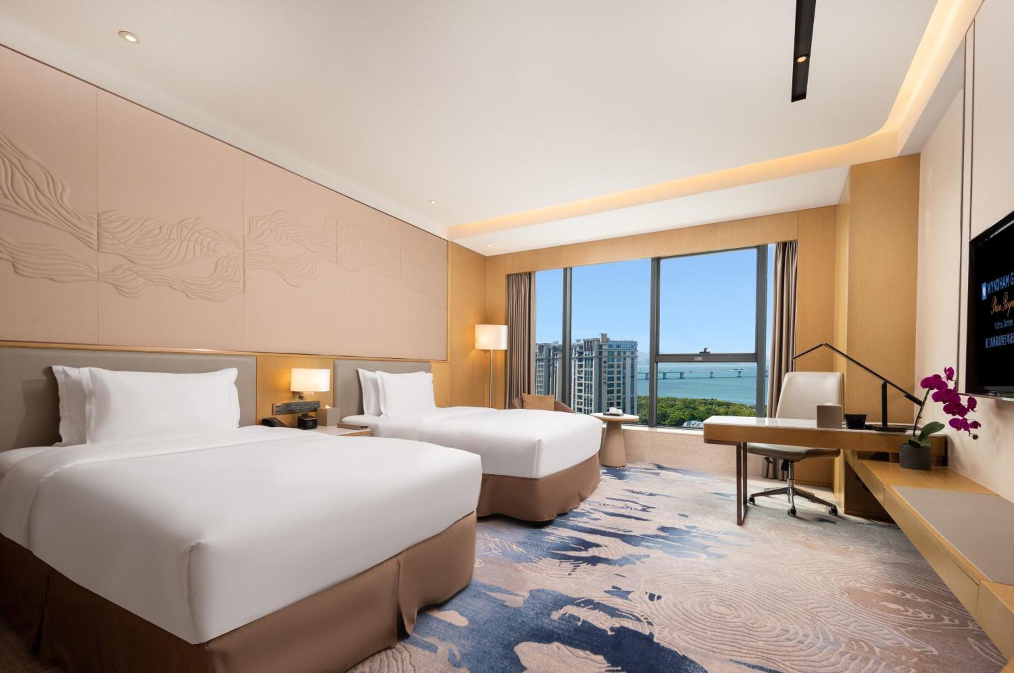 Wyndham Grand Plaza Royale Yuzhou Xiamen Wuyuan Bay Hotel Exterior photo