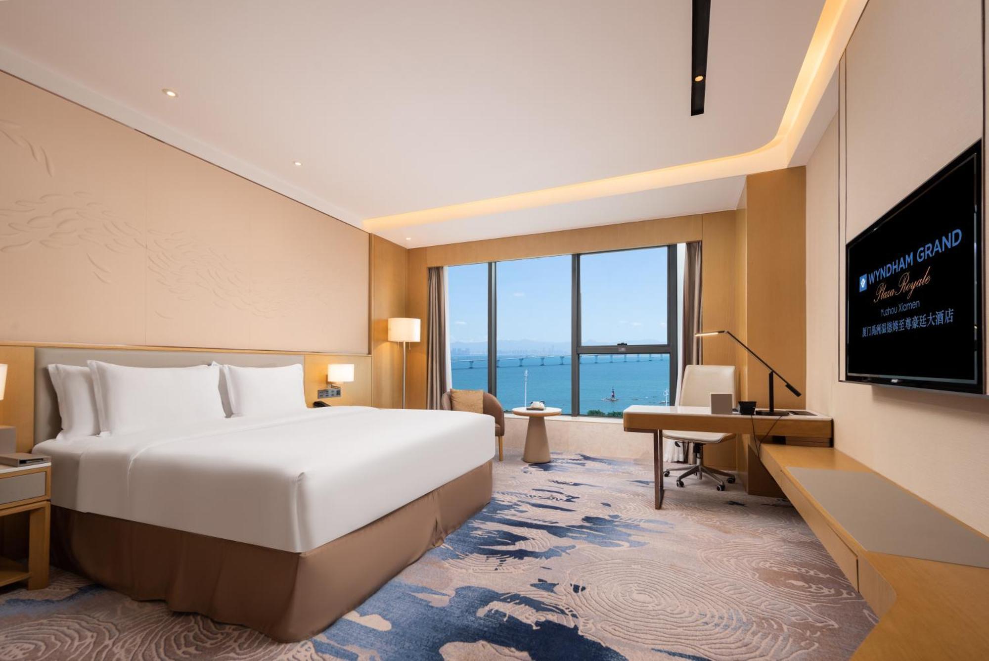 Wyndham Grand Plaza Royale Yuzhou Xiamen Wuyuan Bay Hotel Exterior photo