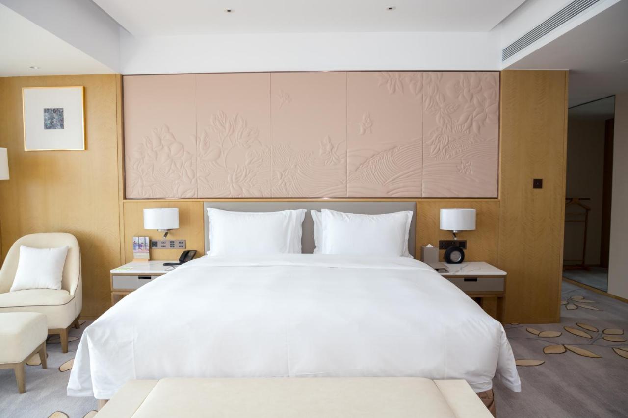 Wyndham Grand Plaza Royale Yuzhou Xiamen Wuyuan Bay Hotel Exterior photo